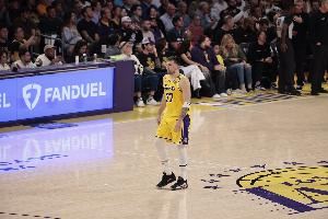 湖记:东契奇已摆脱交易后的心理冲击 通过控制饮食&训练准备复仇