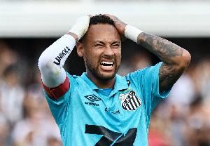 法媒:内马尔和球迷关系紧张或离开桑托斯,考虑加盟巴黎死敌马赛