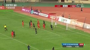 1:1复刻!王爱芳任意球直接吊门,神似小罗02年任意球吊射希曼