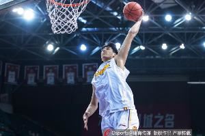 媒体人:山西年轻球员吕加晖 在于米提交易中被送至广州