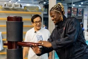 美媒:巴特勒和成龙学功夫?追梦最好别惹他😭追梦评论:烂标题