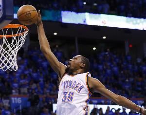 球迷:你认为雷霆该退役你的球衣?KD:你并不希望我回答这个问题