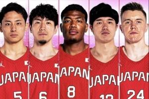 八村回归存疑&霍金森状态下滑!媒体人:日本男篮走下坡路成定局