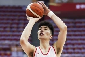 加倍了!中国男篮全场13罚10中 韩国男篮26罚20中&第三节17罚