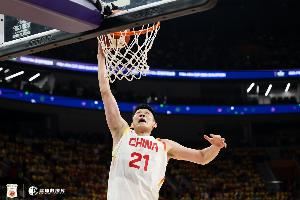 23分11板!媒体人:大秋是真正的勇士 他撑起了中国男篮的进攻端