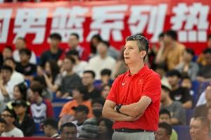 郭士强:赢下这场对我们这支年轻队伍以及中国篮球都是一支强心剂