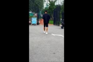 博主:国安下午开始备战与三镇的比赛,吴少聪、李磊现身训练场