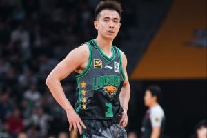 羡慕!原帅:赵继伟玩起球来是样样精通 什么动作都随便做