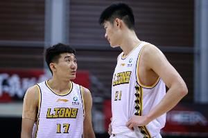 总经理:有俱乐部找我要过胡金秋、孙铭徽 他们想在广厦打到退役