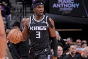 媒体人:有两家北区CBA球队有意前NBA球员特伦斯-戴维斯