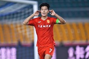 中甲球王水分大?向余望20轮14球,U22两战鱼腩0球&频频浪费良机