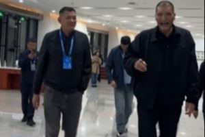 巴特尔晒与巩晓彬刘玉栋的出场视频:感谢两位哥哥的鼎力支持