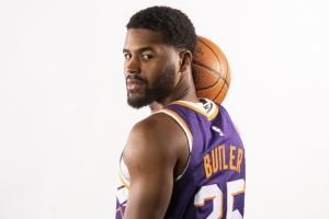  太阳竟然把贾里德-巴特勒给裁掉了 只能说NBA的竞争真是太激烈了