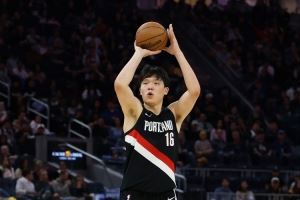 媒体人谈杨瀚森:对稚嫩的大个子来说慢慢适应NBA是正常的