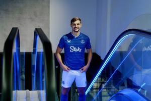 霍尔否认为爱尔兰队踢球的传闻:我最大的梦想是为英格兰队效力