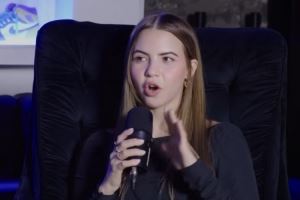  KD：我妈不催生 女主持：我想当你妈妈 我是说她那种类型的人