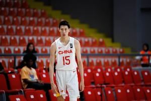  郇斯楠谈最需提升地方：一是习惯大学的对抗 二是完善自我补短板