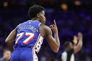  状态复苏！埃奇库姆15中6&4记三分拿到18分7板3助1断