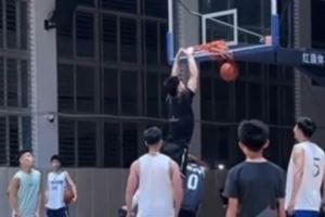  感觉全都回来了！崔永熙与广体校队打训练局 丝滑三分+隔人暴扣