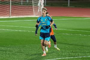  马卡报：赫伊森经检查后确认没有受伤，可以出战埃尔切