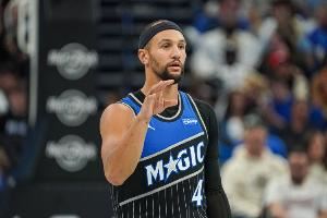  场均12.5分3.9板！今天魔术主场迎战勇士 萨格斯赛前决定是否出战
