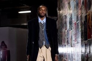  波特兰型男入场秀！杨瀚森回归小粉书包继续背 表情从容很自信